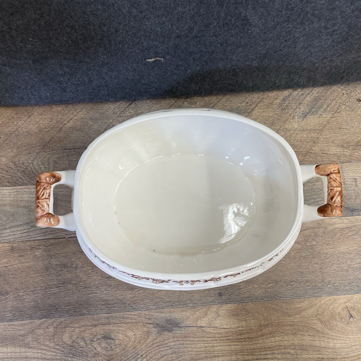 Vintage Style Ceramic Soup Tureen with Lid and Ladle