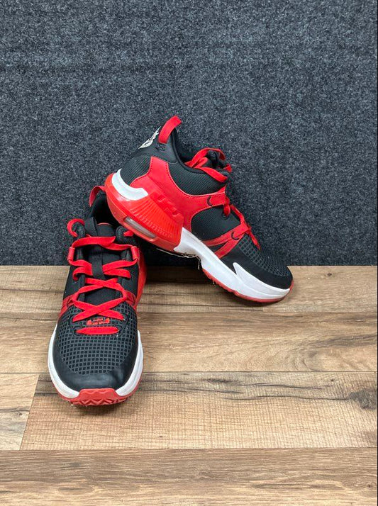 Nike LeBron Witness 8 GS Black University Red White Basketball Shoes Size 7Y