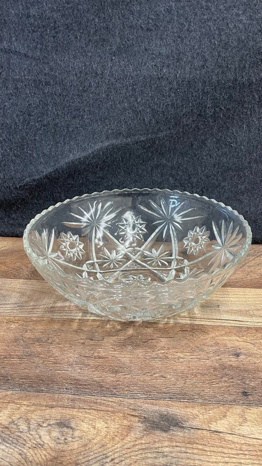 Vintage Style Anchor Hocking Early American Prescut Serving Bowl