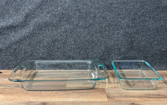 Pyrex 2 Piece Glass Bakeware Set 13x9 Baking Dish & Loaf Pan Clear