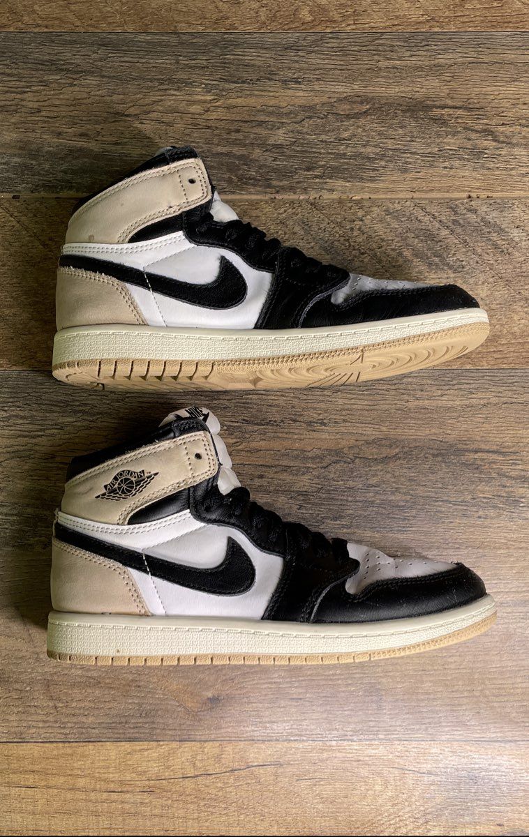 Children's Nike Air Jordan 1 Retro High OG "Latte" Sneakers Size 1.5Y