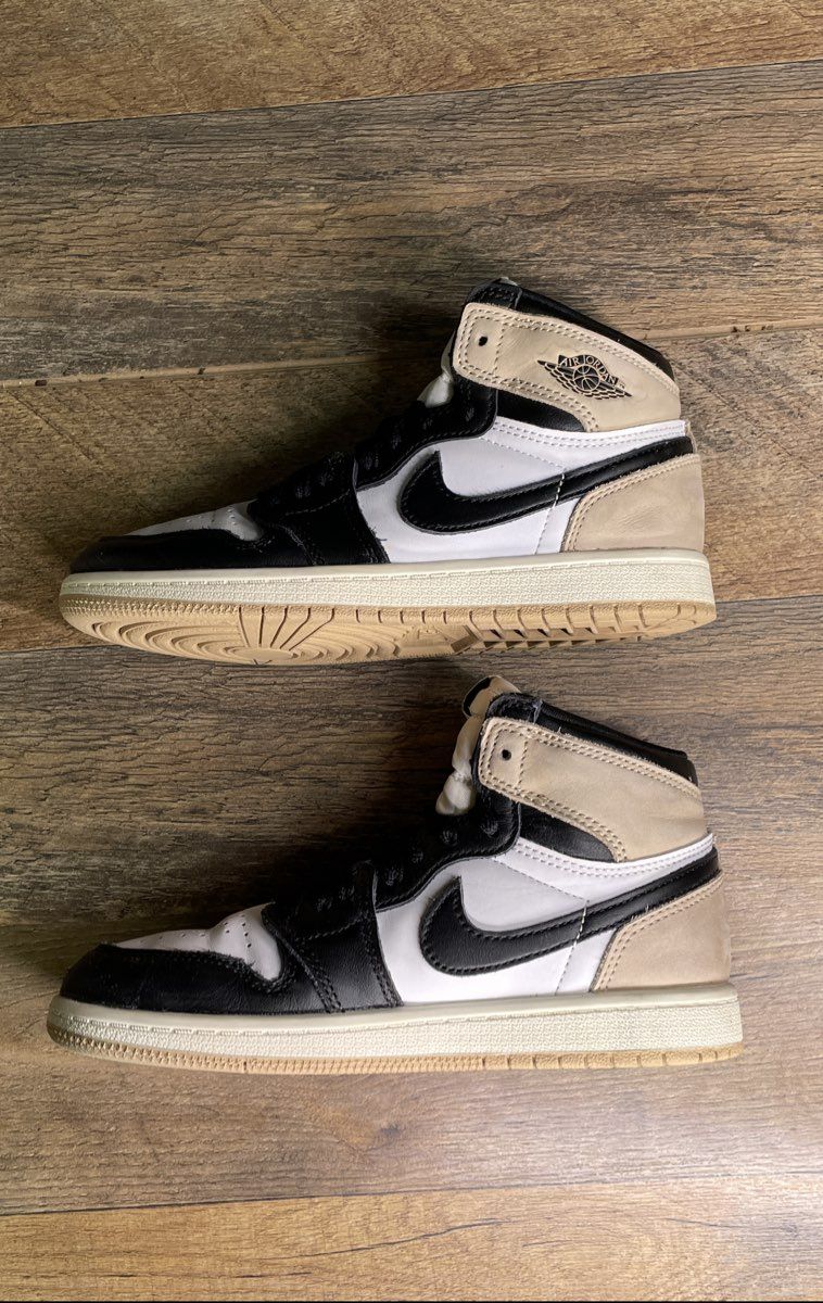 Children's Nike Air Jordan 1 Retro High OG "Latte" Sneakers Size 1.5Y