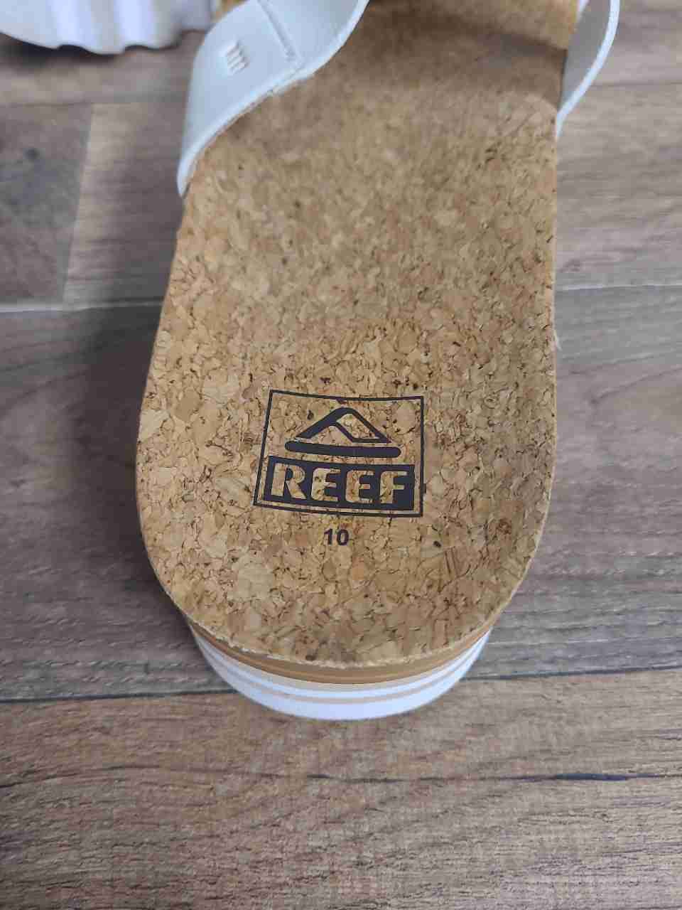 Reef Cushion Vista Hi White Double Strap Platform Sandals Women's Size 10