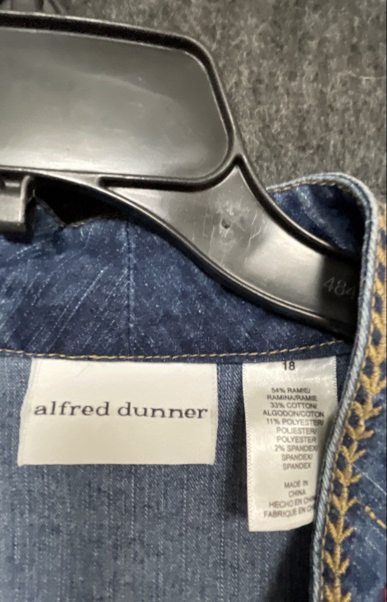 Vintage Y2K Alfred Dunner Women's Blue Denim Paisley Embroidered Jacket Sz 18