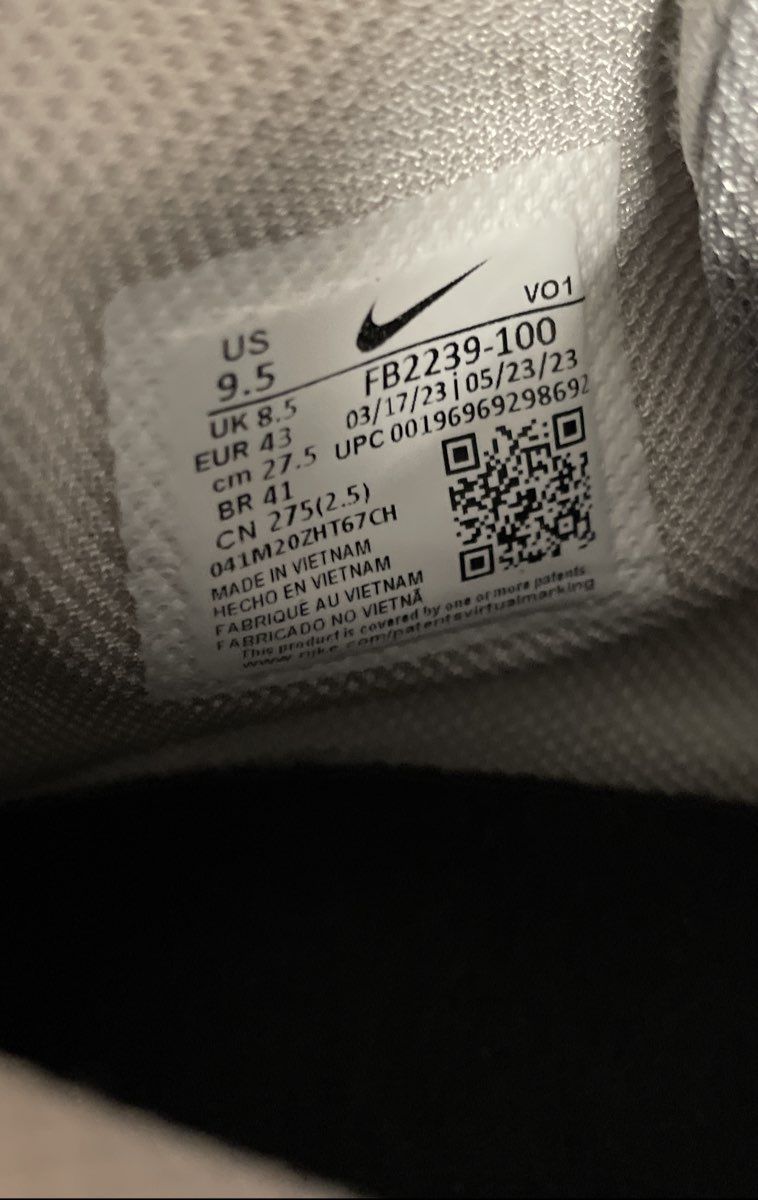 Nike LeBron Witness 8 White Black Silver Basketball Shoes Men's Size 9.5