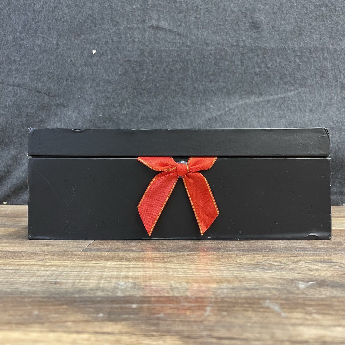 Deluxy Couple Gift Box Mr & Mrs Mugs and Spoons