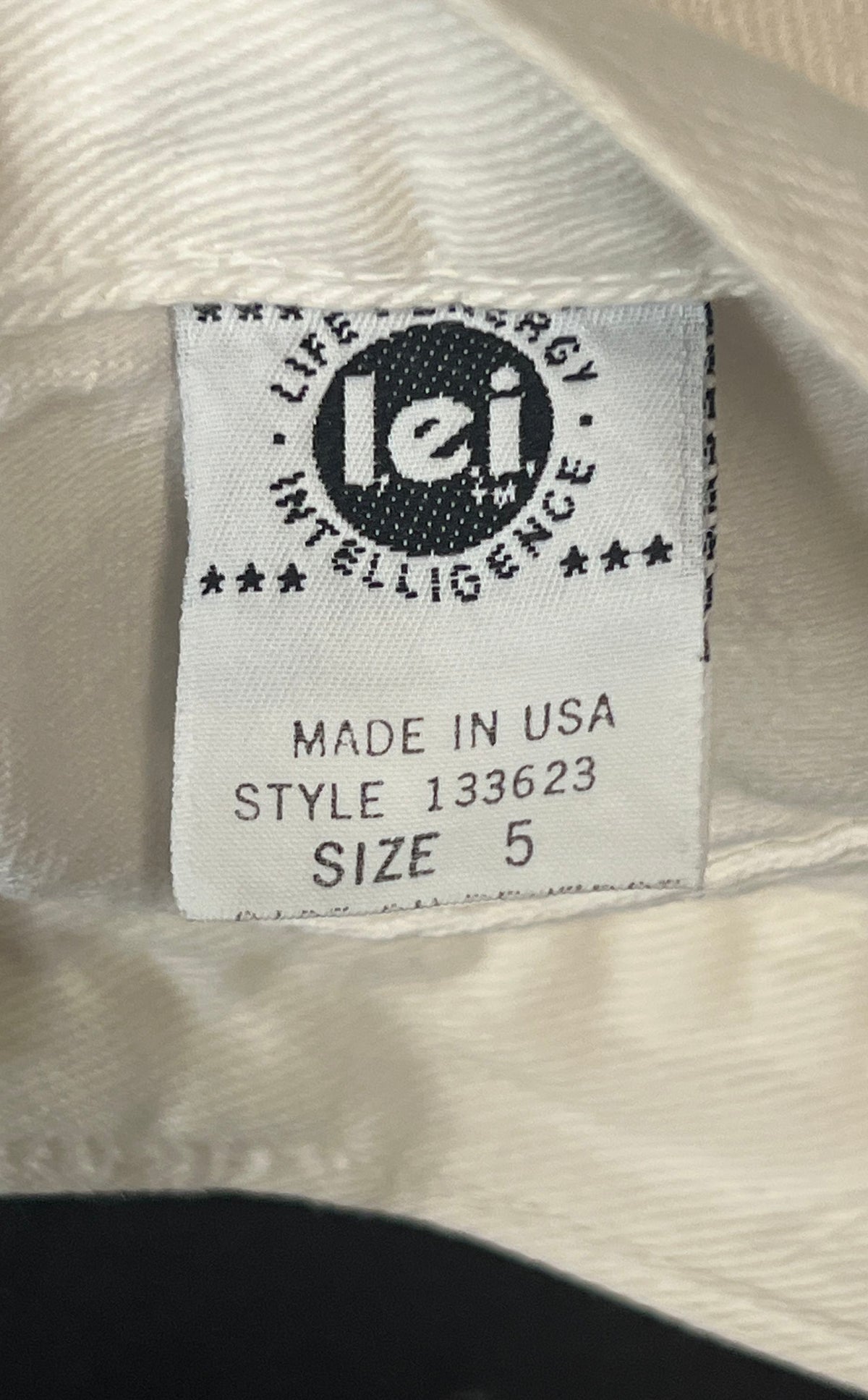 Vintage 90s l.e.i. Women's White High Waisted Denim Shorts Made in USA Sz 5