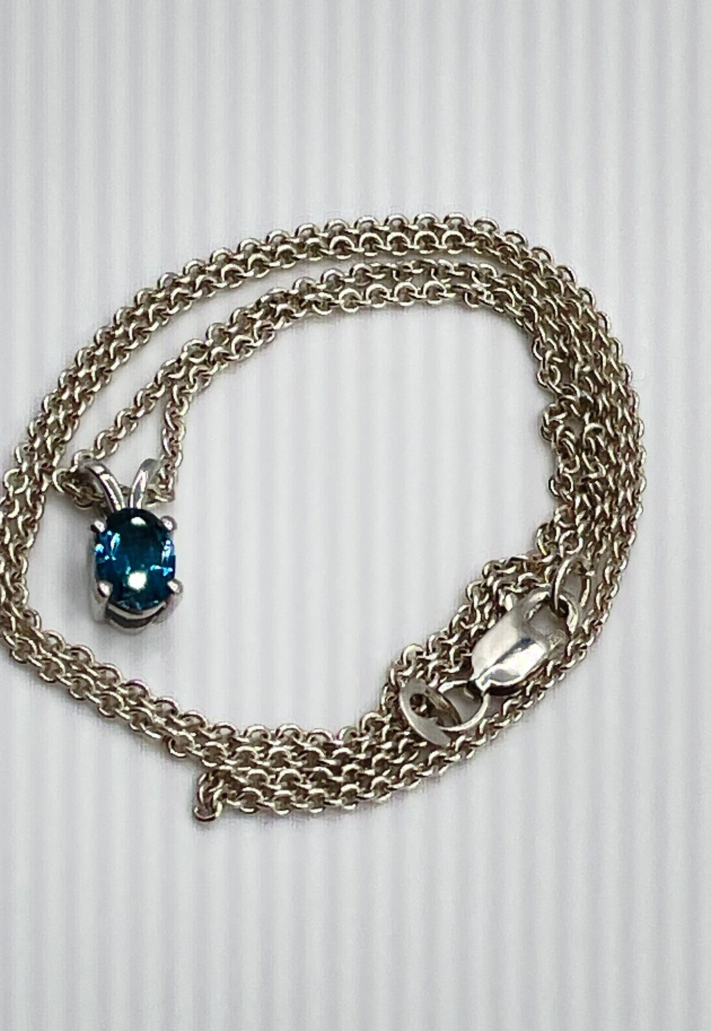 925 Sterling Silver Oval Cut Blue Topaz Accent Pendant Necklace 4.3g