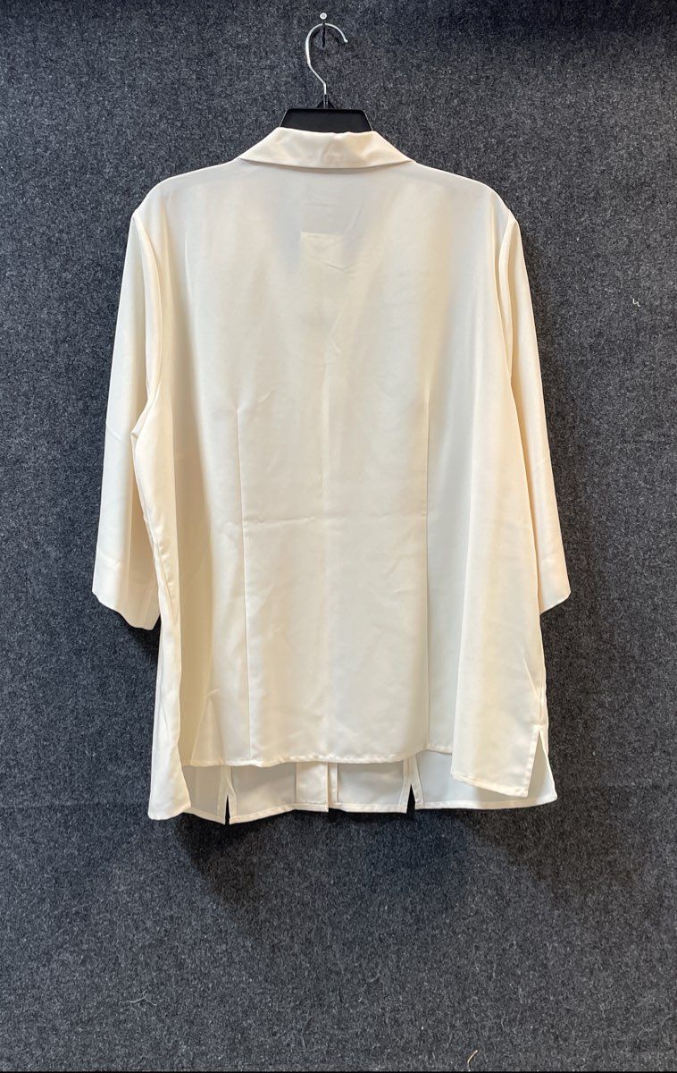 Maggie Barnes Women's Ivory Polyester Short Sleeve Button Up Blouse Sz 18W NWT