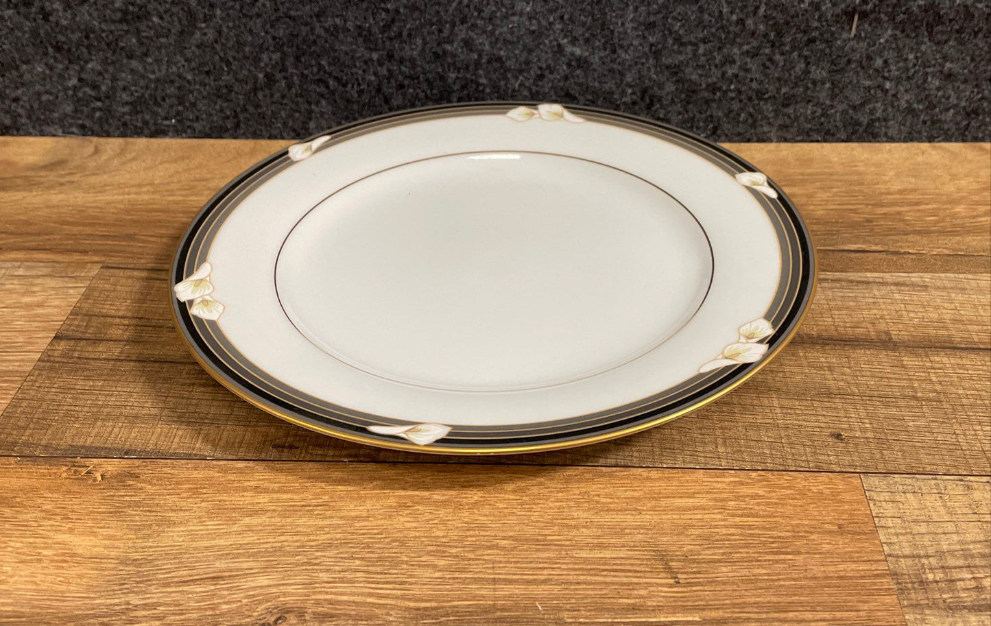Legendary by Noritake Ellington 3691 Salad Plates