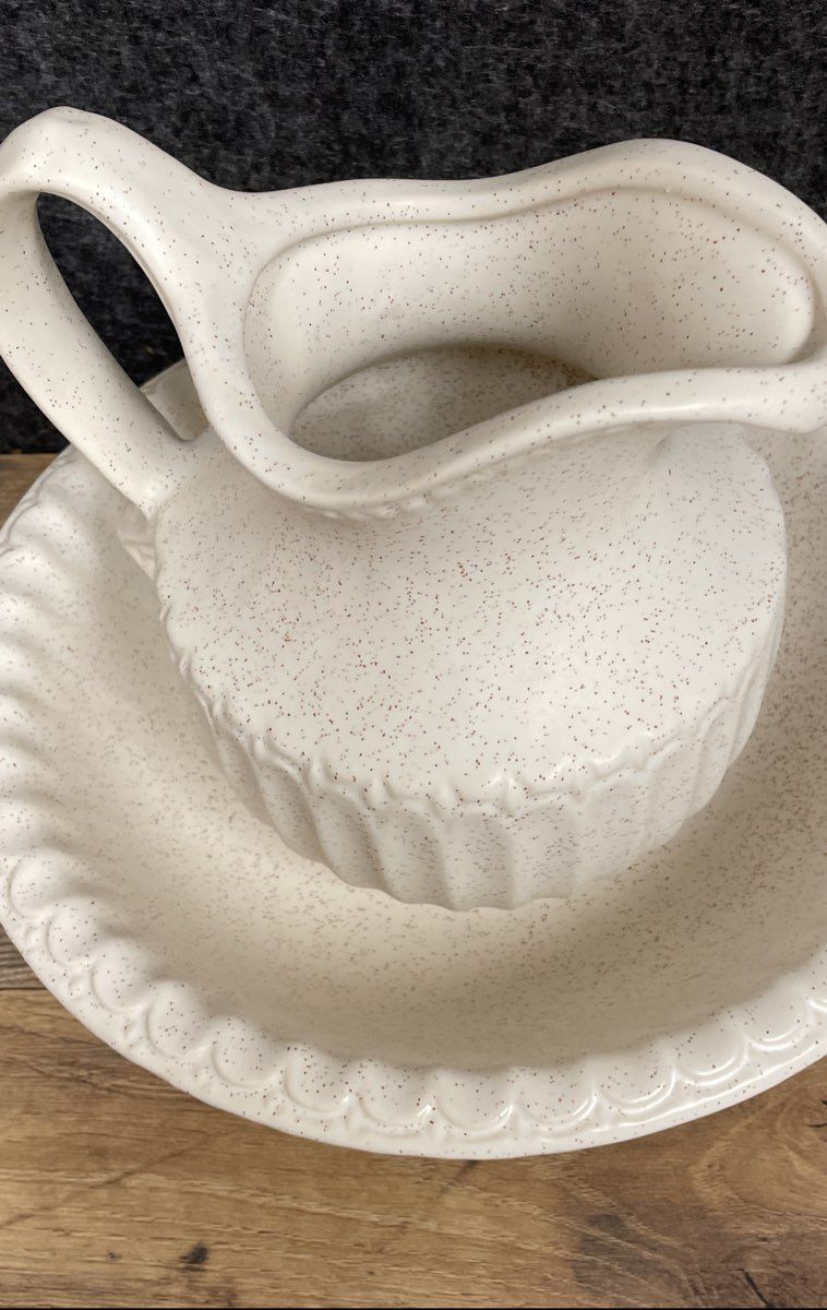 Decorative Pitcher and Wash Basin