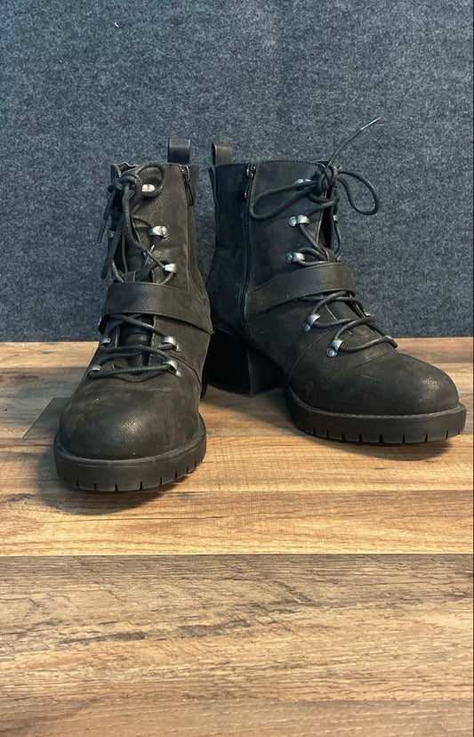 Torrid Black Faux Leather Lace Up Buckle Strap Block Heel Boots Size 10.5