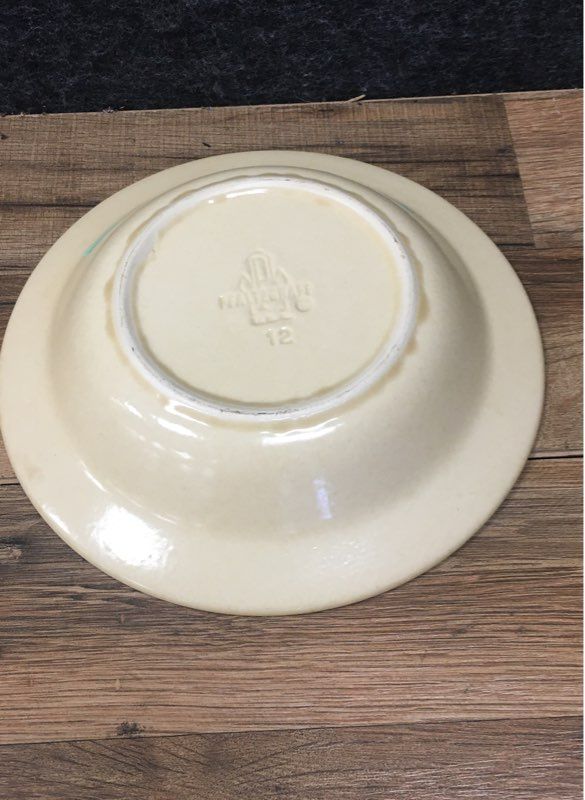 Lot 5 Pfaltzgraff Village Brown Pieces ( 3 Large Bowls \ 1 Small Bowl \ 1 Mug)