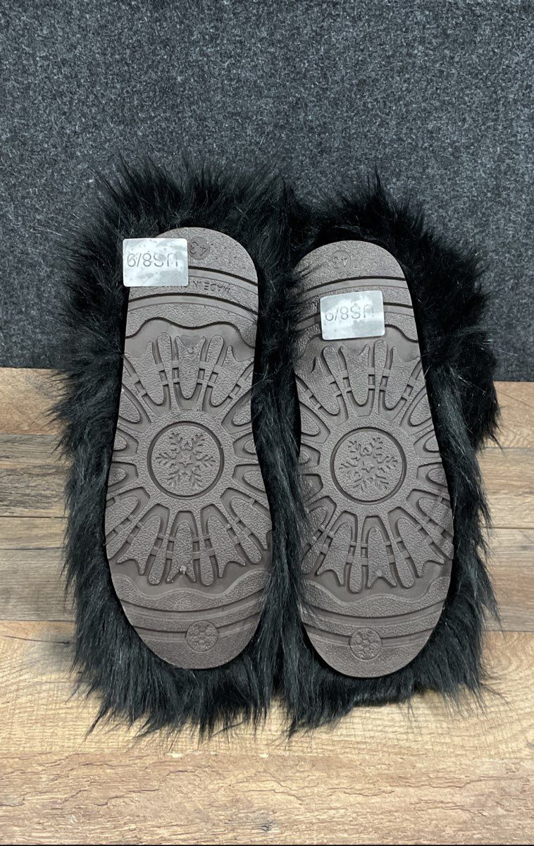GGS Black Shaggy Faux Fur Yeti Style Winter Boots NWT Size 43 US 8/9