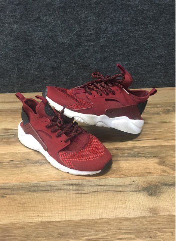 Boy's Nike Air Huarache Run Ultra SE Red Athletic Shoe Size 7