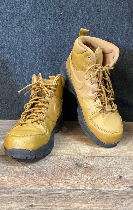 Nike Manoa LTR GS Haystack Wheat Brown High Top Boots Size 5Y
