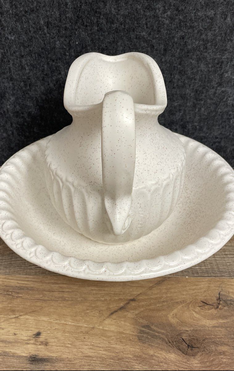 Decorative Pitcher and Wash Basin