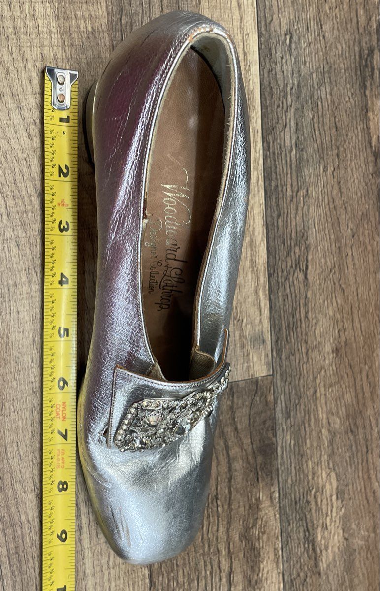 Vintage 70s Woodward & Lothrop Silver Rhinestone Buckle Heels Size 9.5