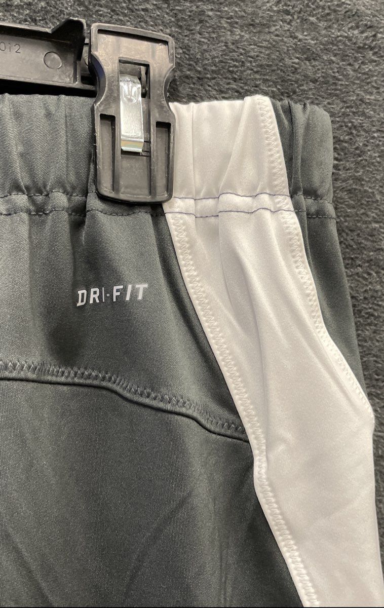 NWT Women's Size XL Nike Gray Athletic Shorts