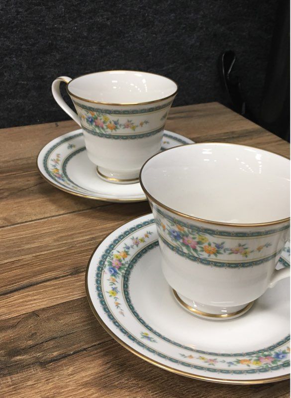 Lot of 4 Noritake Amenity 7228 Footed Cups & Saucers