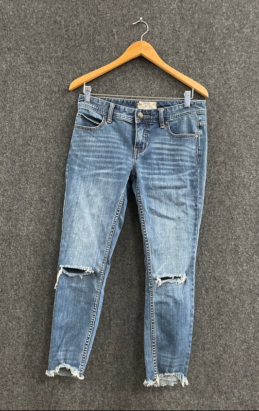Free People Women's Blue Busted Skinny Distressed Raw Frayed Hem Jeans Sz 27