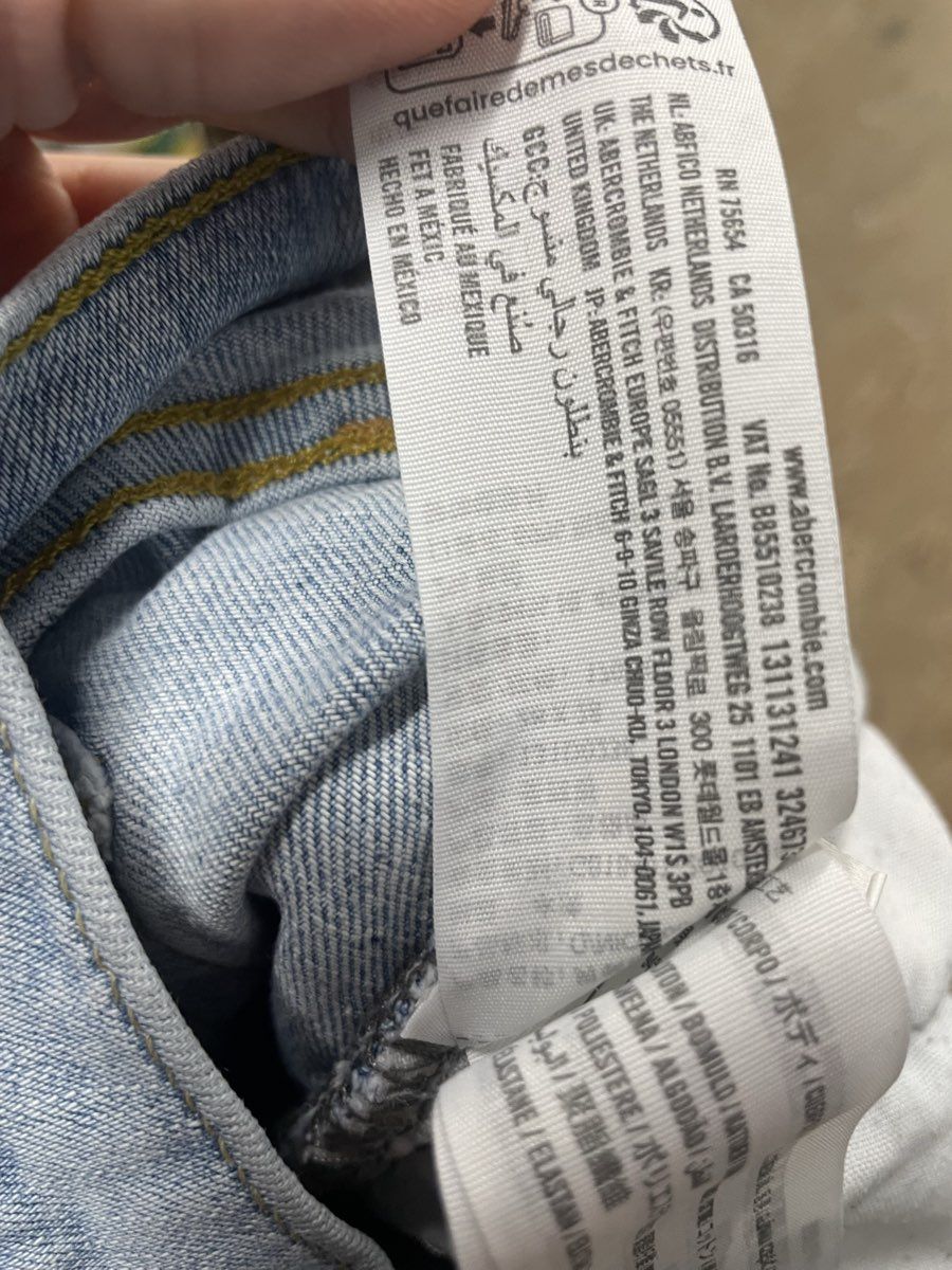 Abercrombie & Fitch Men's Athletic Straight Jeans Light Blue 28x28