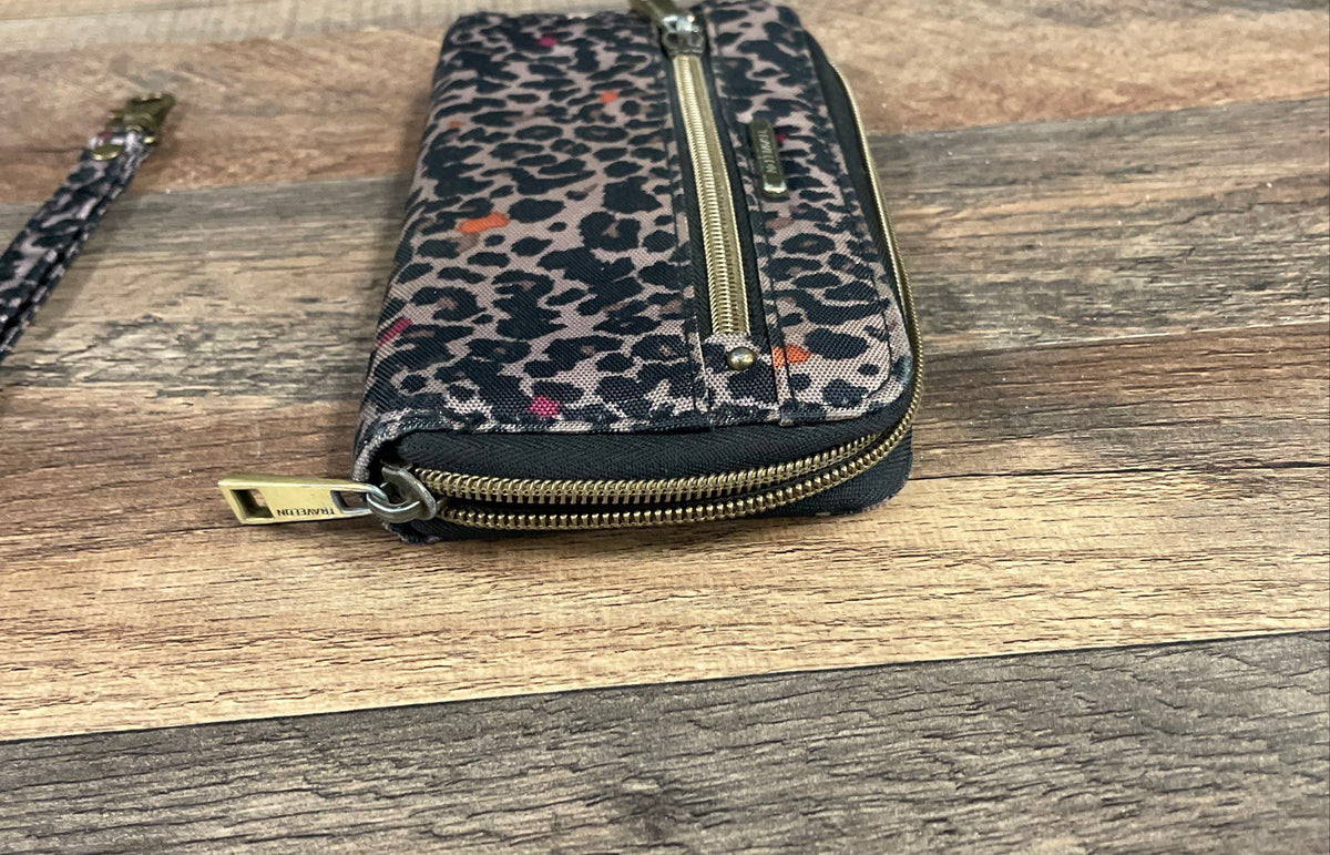 Travelon Leopard Print Zip Around Continental Wristlet Wallet With Box