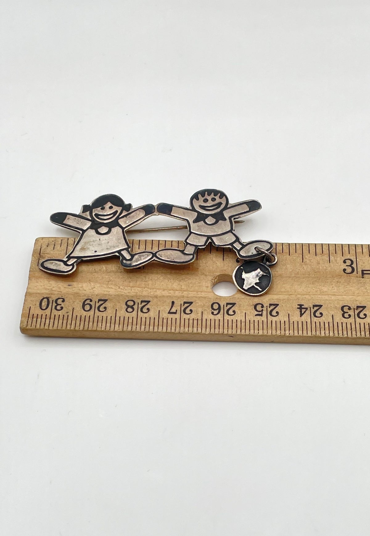 EFS Save The Children 925 Sterling Children Holding Hands Brooch Pin Mexico 6.1g
