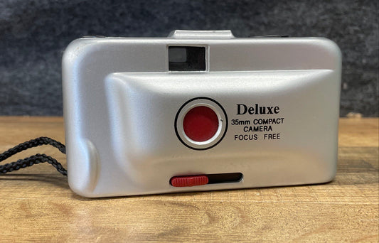 Vintage Deluxe 35mm Compact Focus Free Point & Shoot Film Camera Silver