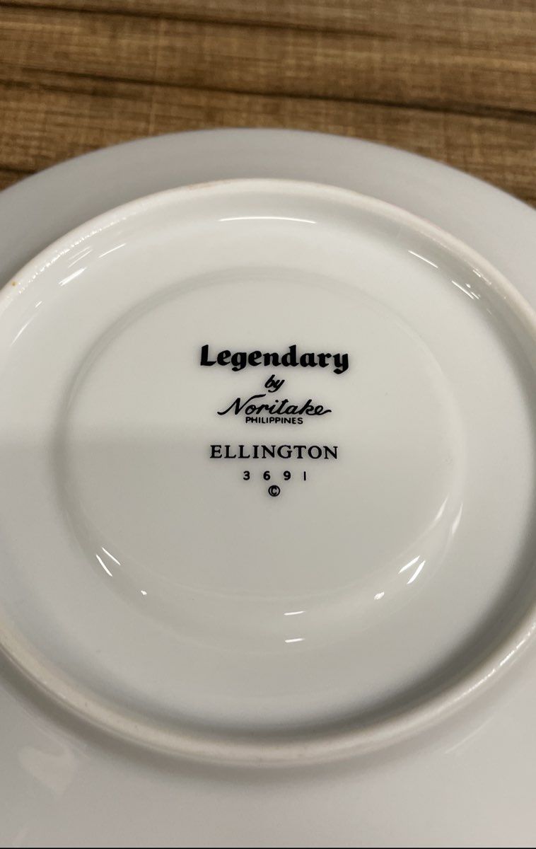 Legendary by Noritake Ellington 3691 Bread Plates
