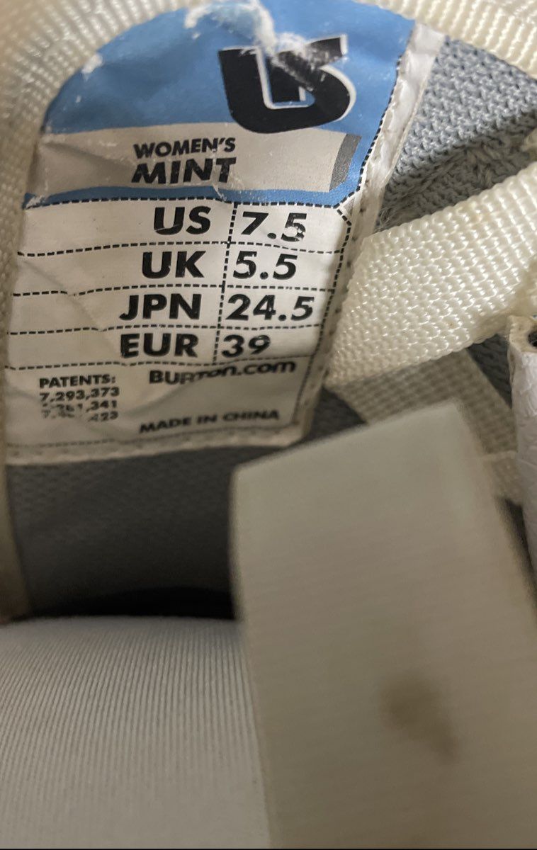 Burton Mint Women's Snowboard Boots Size 7.5 White Speed Zone Lacing