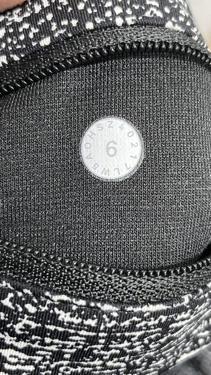 Lululemon Pace Perfect Women's Reversible Leggings Air Time Black White Sz 6