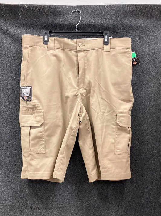 Dickies Men's FLEX Relaxed Fit Cargo Shorts Desert Sand 13" Inseam Sz 40 NWT