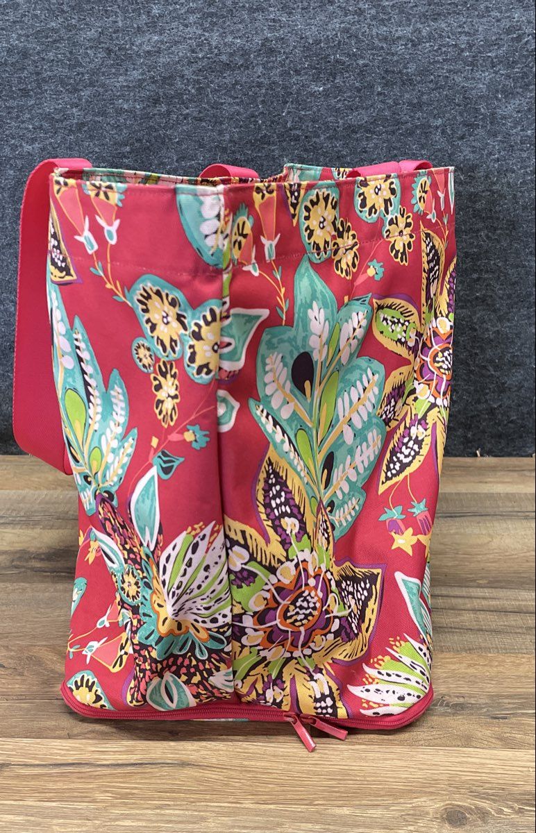Vera Bradley Red Floral Beach Tote Bag Zipper Bottom Shoe Compartment Large