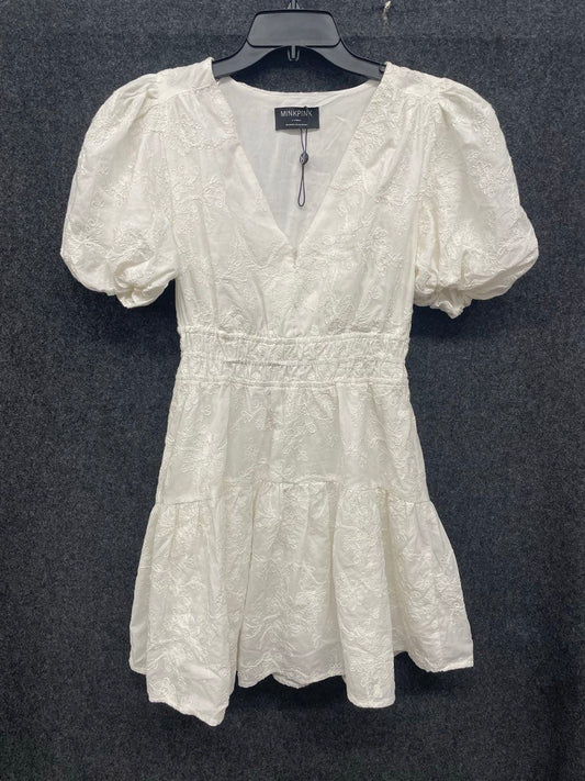 MinkPink White Eyelet Puff Sleeve Smocked Tiered Dress Sz XS NWT