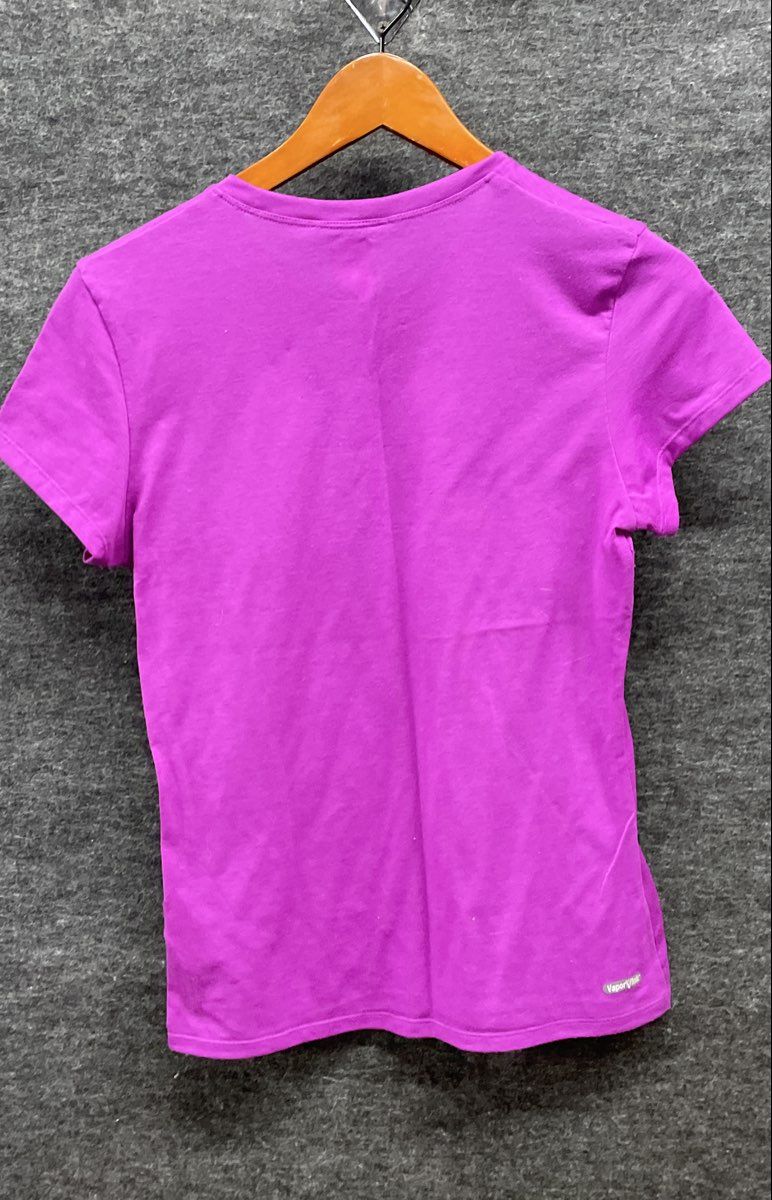 The North Face Women's Purple VaporWick Short Sleeve Graphic T-Shirt Sz S