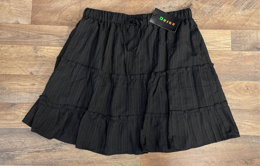 Derax Women's Black Ruffled Tiered Skirt Textured Elastic Waist NWT Sz L