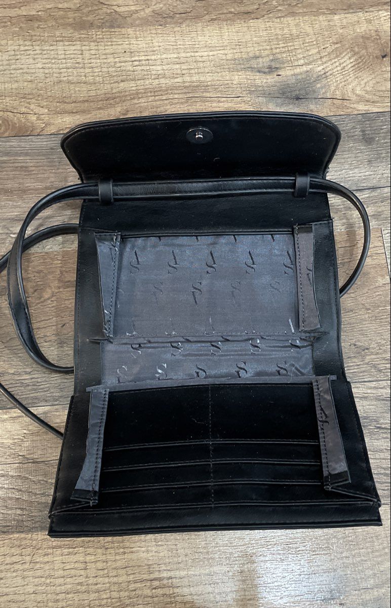 Simply Vera Vera Wang Black Floral Crossbody Wallet Bag