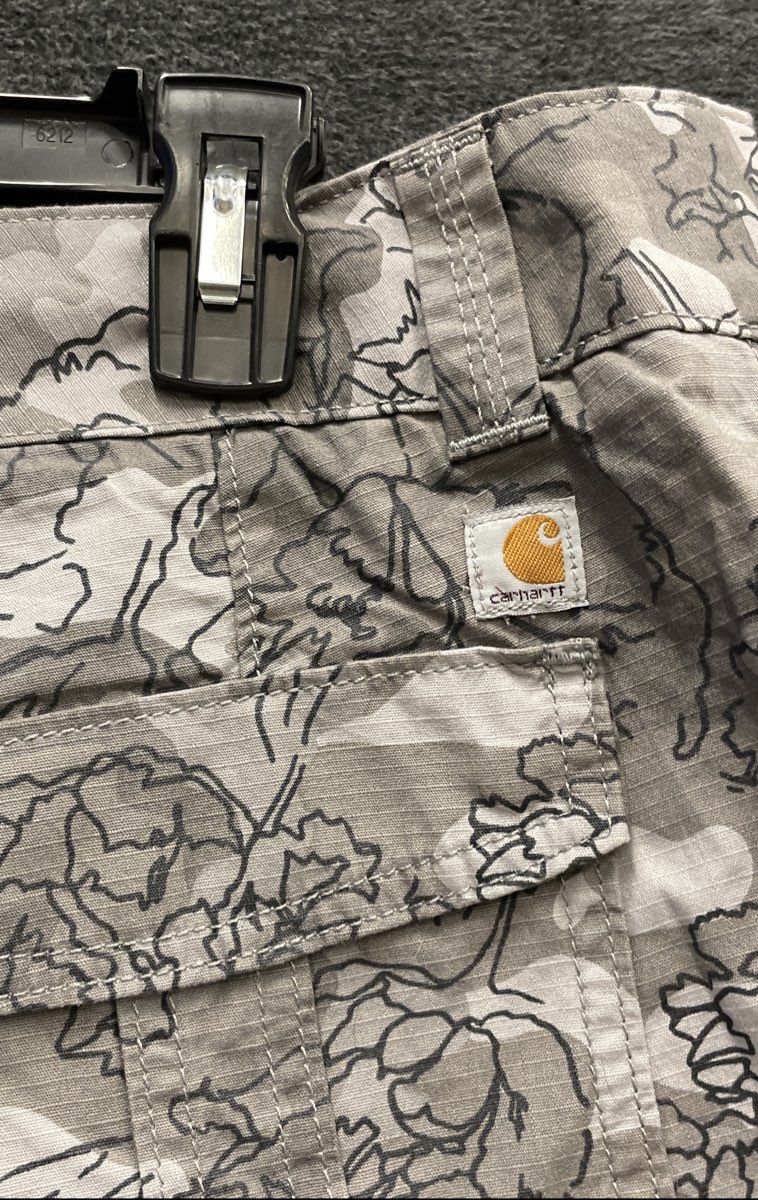 Carhartt Women's Gray Floral Camo Ripstop Original Fit Cuffed Shorts Sz 16