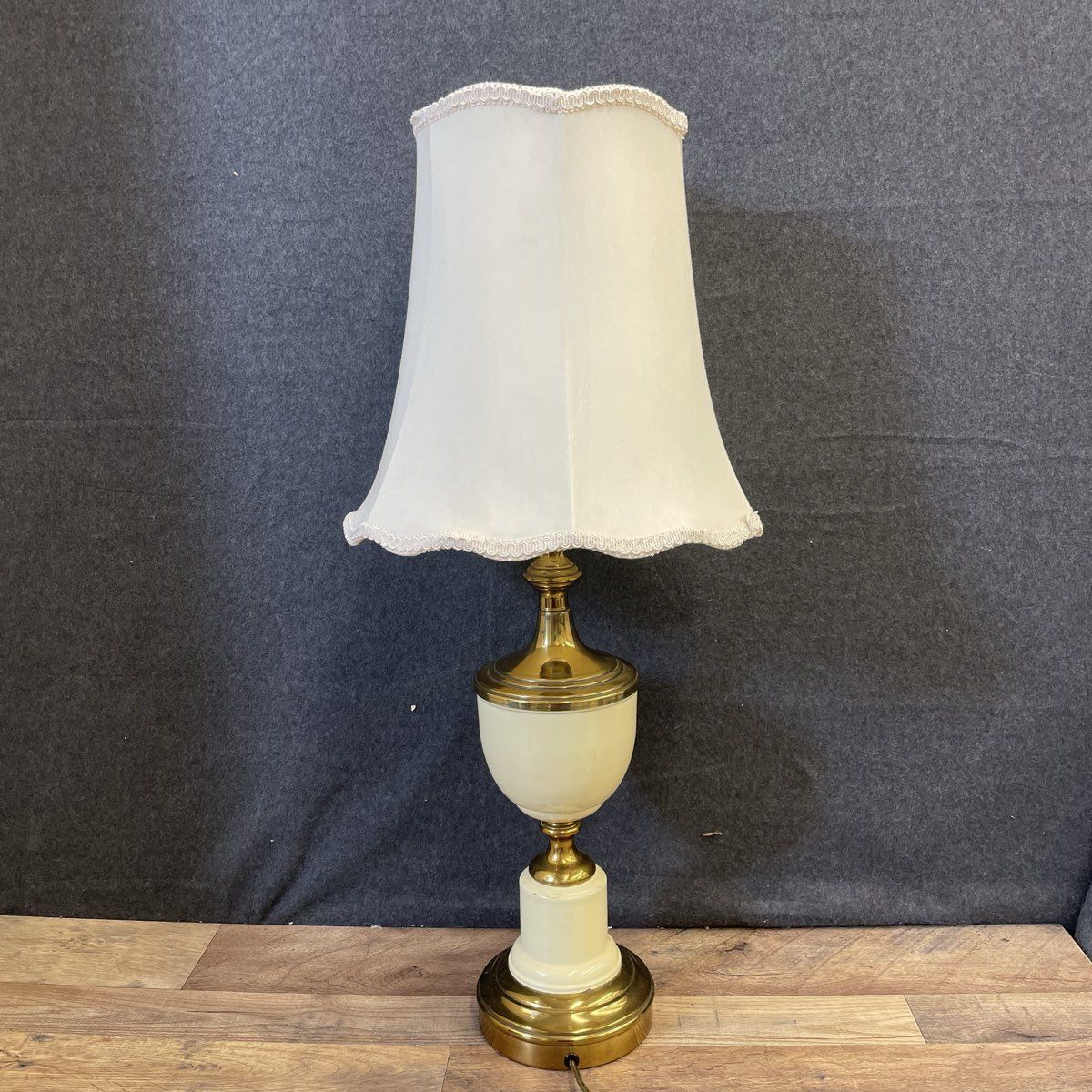 Vintage Style Hand Porcelain Floral Design Lamp