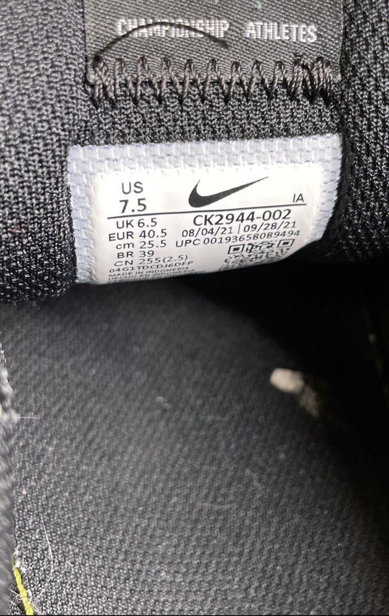Nike Venture Runner CK2944-002 Black White Women's Shoes Size 7.5