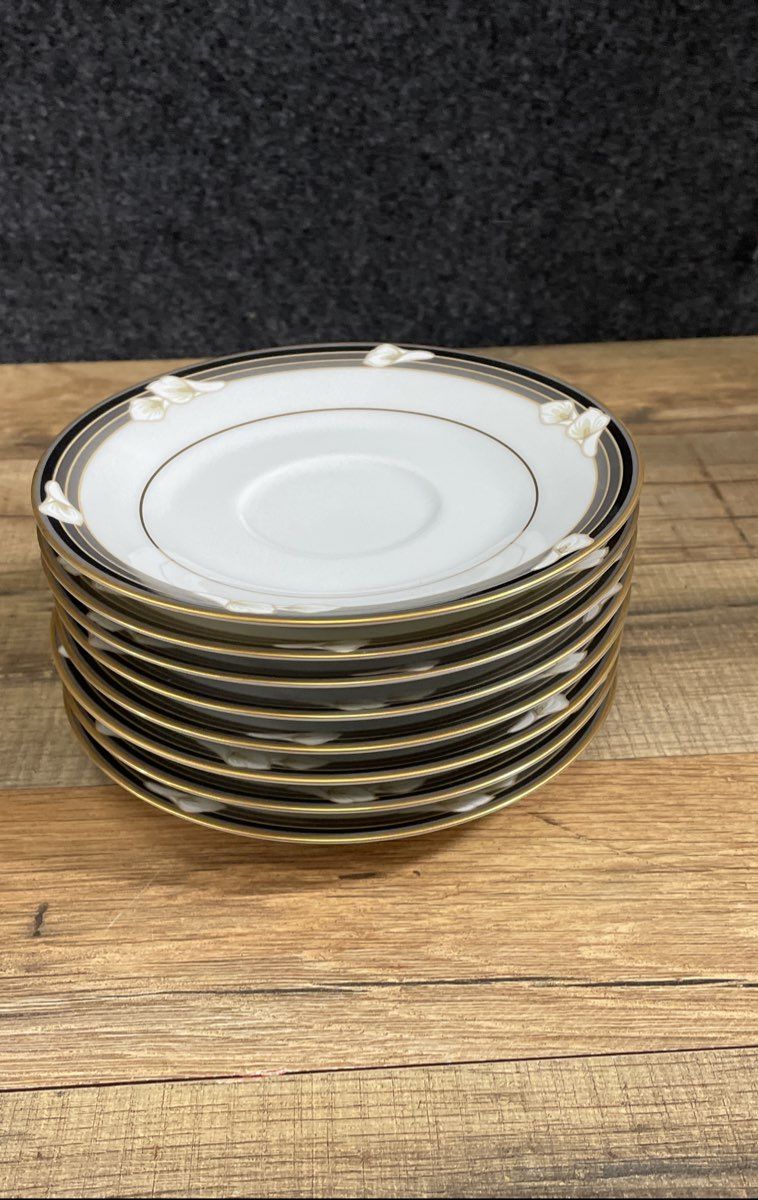 Legendary by Noritake Ellington 3691 Bread Plates