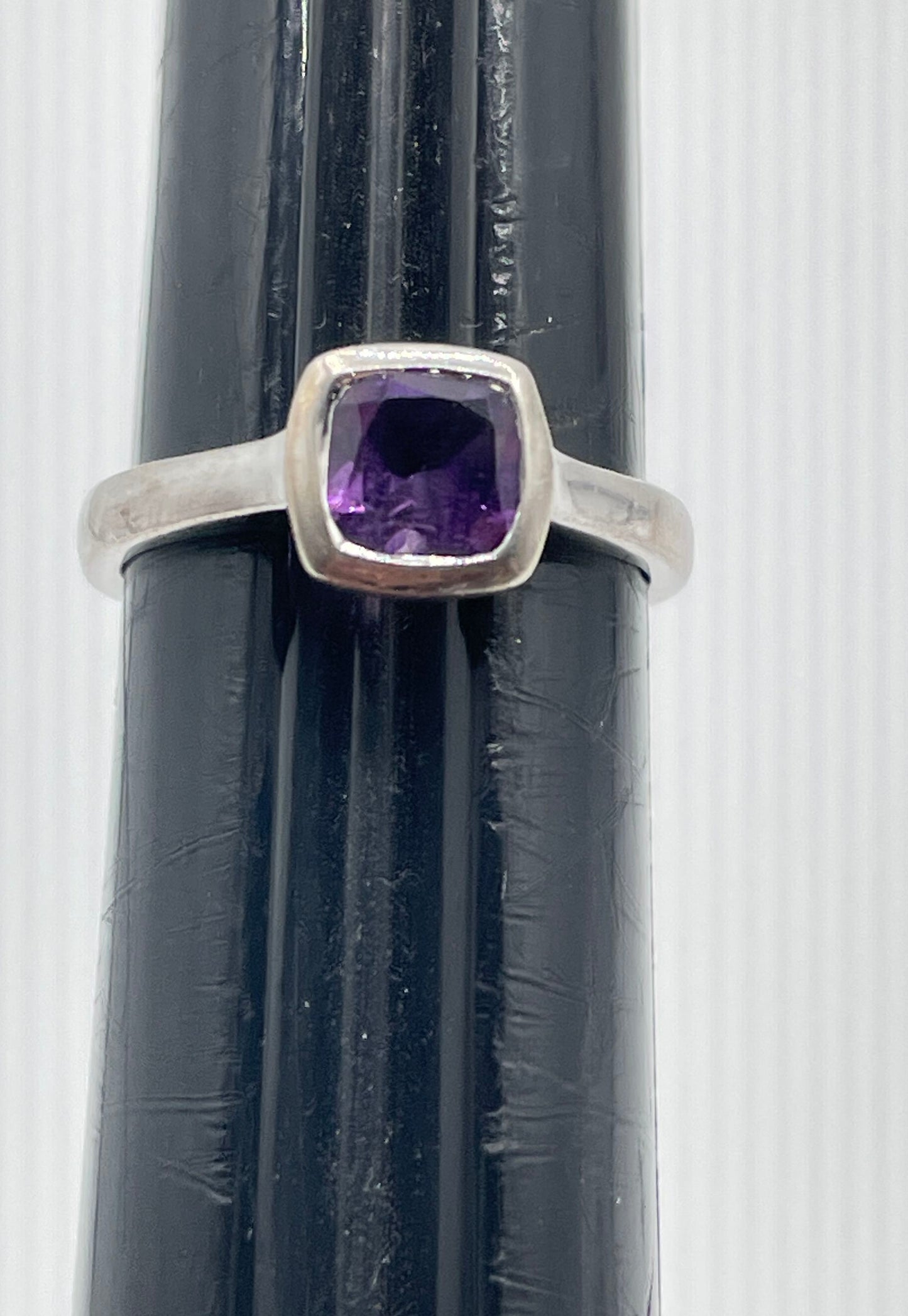925 Sterling Silver Amethyst Solitaire Ring 2.9g