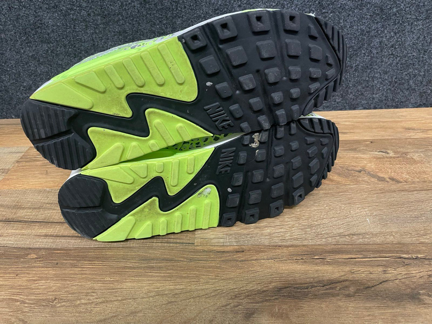 Nike Air Max 90 Premium White Ghost Green Black Women's Size 11