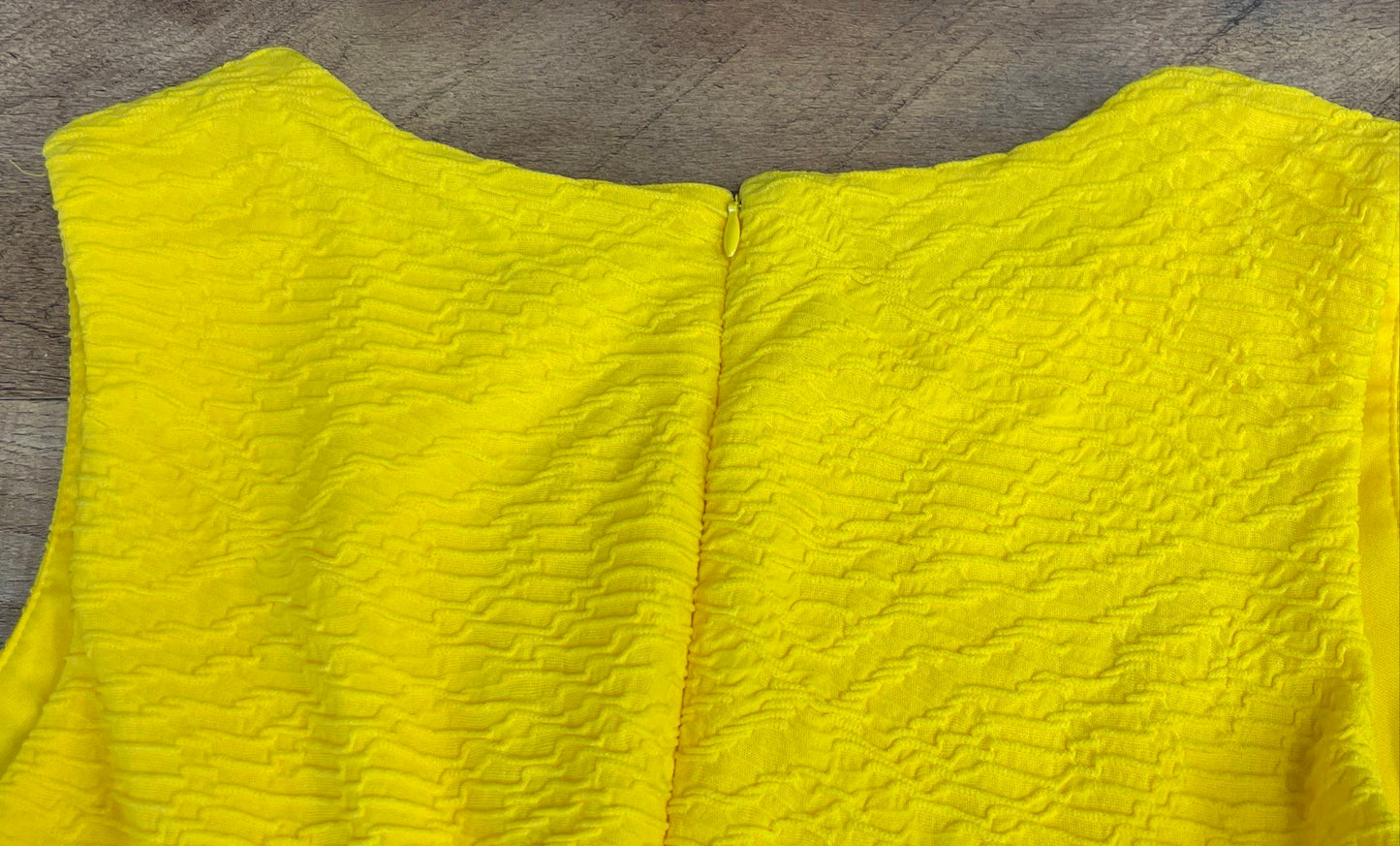 Calvin Klein Women's Textured Yellow Sleeveless Sheath Dress Sz 10