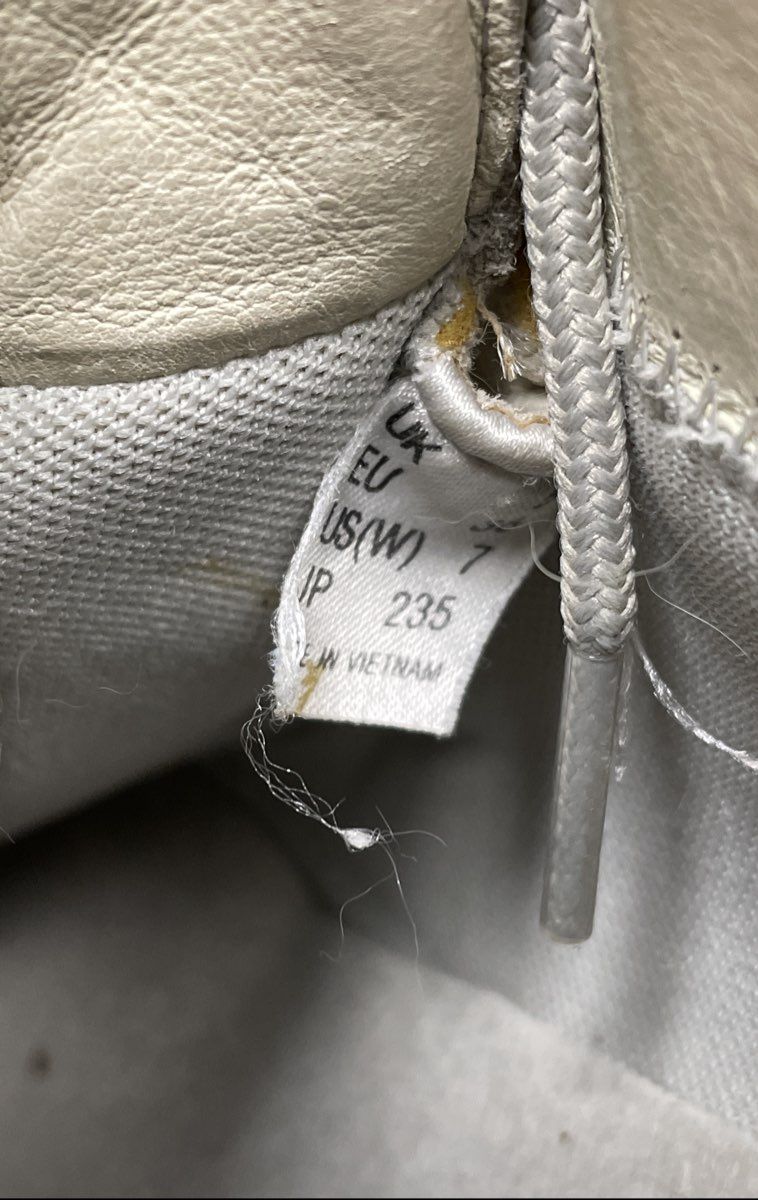 Vintage Y2K Helly Hansen Waterproof Leather Hiking Boots Cream Womens Size 7