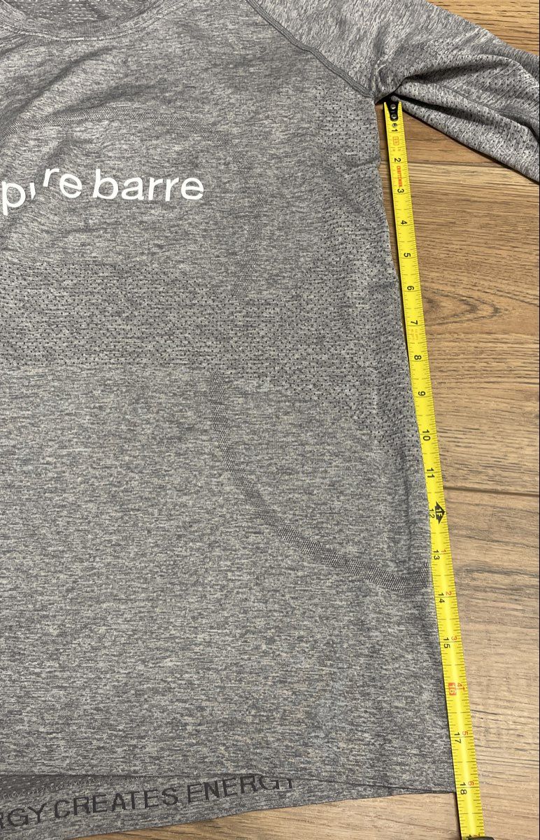 Lululemon Women's Swiftly Tech Long Sleeve Grey Pure Barre Heathered Thumbholes