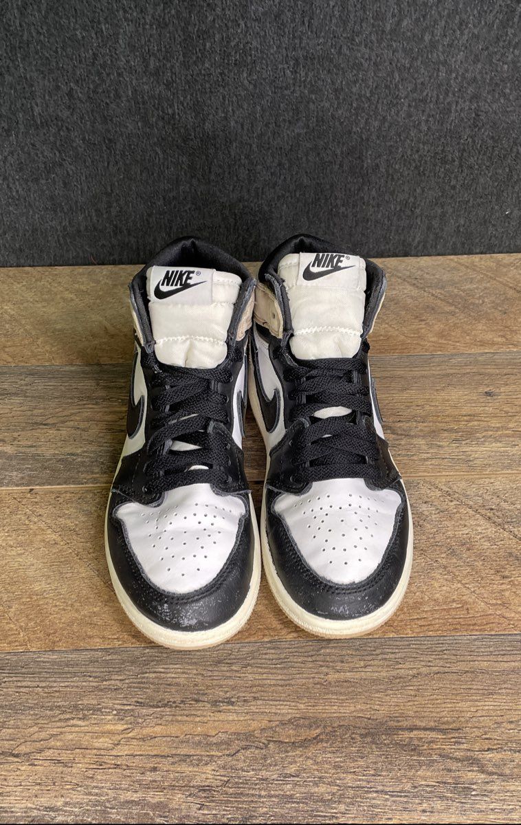 Children's Nike Air Jordan 1 Retro High OG "Latte" Sneakers Size 1.5Y