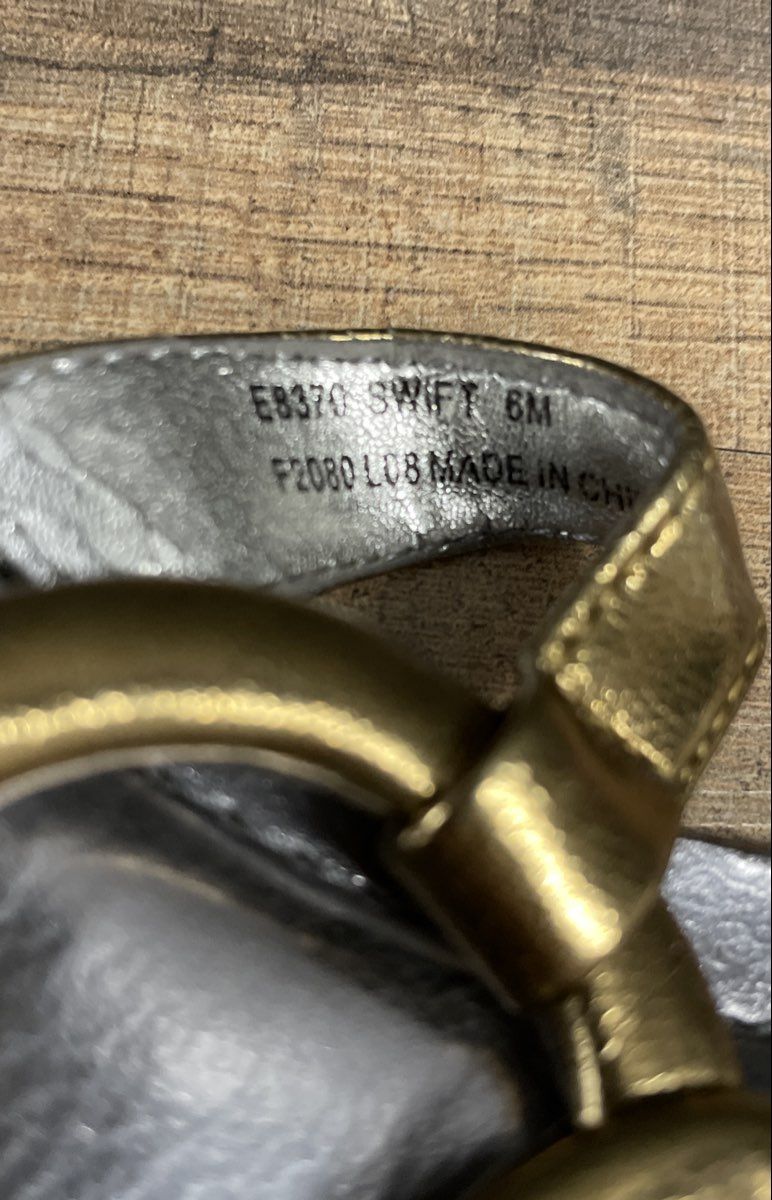Calvin Klein Swift Metallic Gold Silver Chain Thong Sandals Women's Size 6M