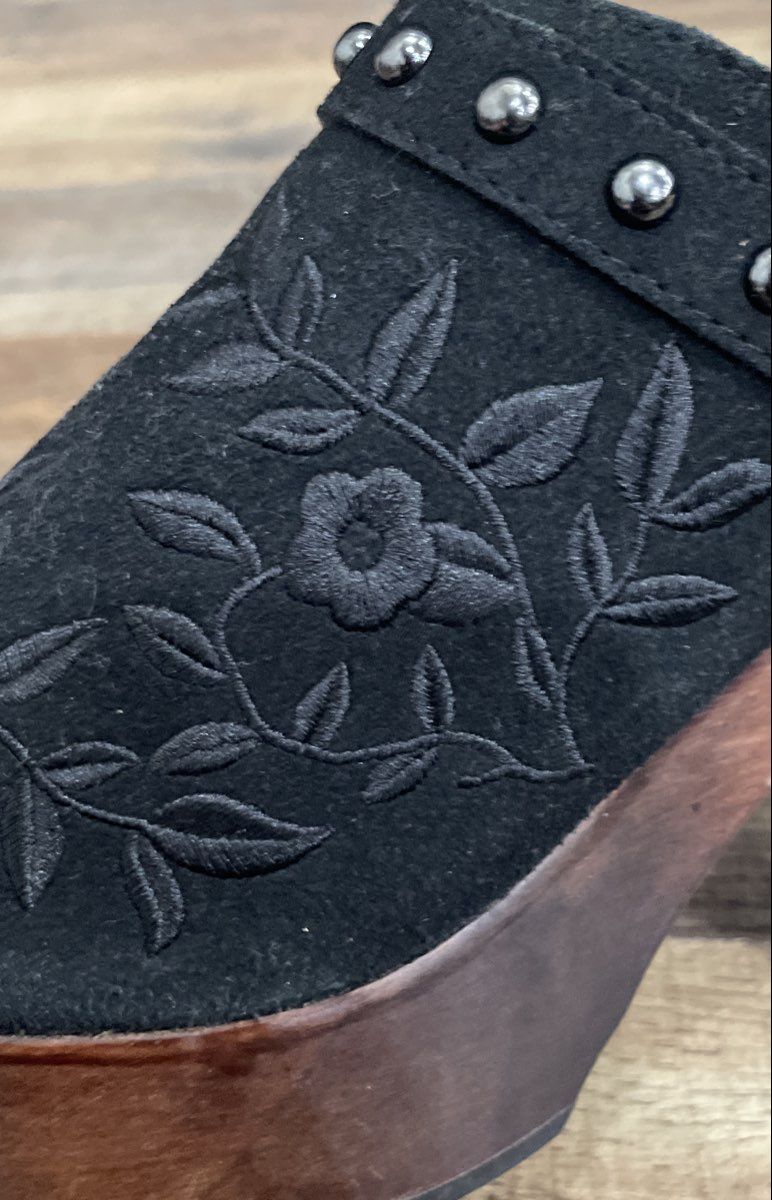 Torrid Black Embroidered Floral Studded Platform Clogs Mules Wide Width Size 7